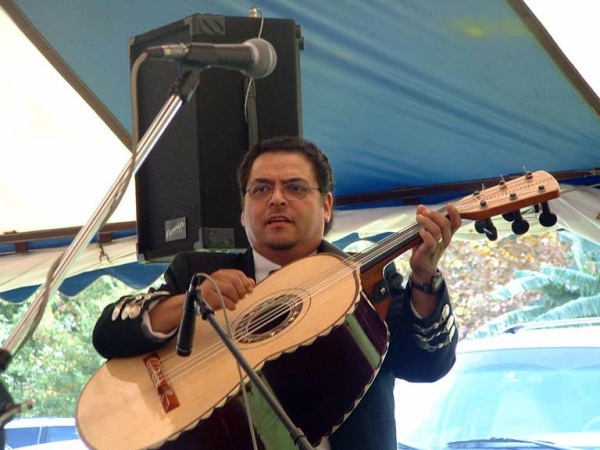 Guitarrón